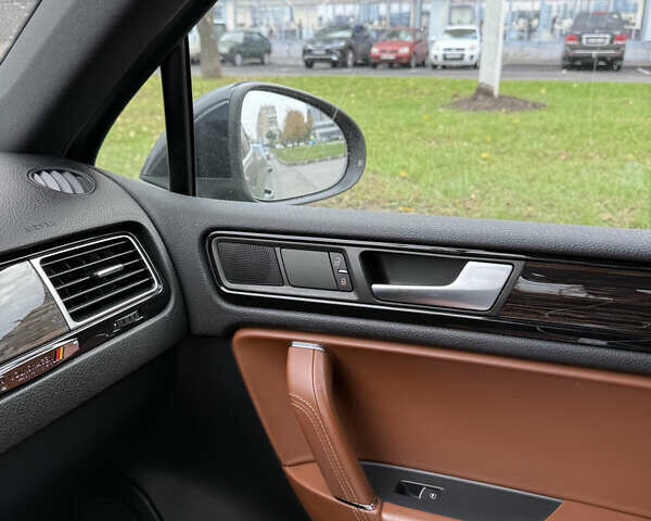 Фольксваген Туарег 2013 в Харькове на Automoto.ua Синий Фольксваген Туарег, объемом двигателя 2.97 л и пробегом 153 тыс. км за 29500 $, фото 28 на Automoto.ua