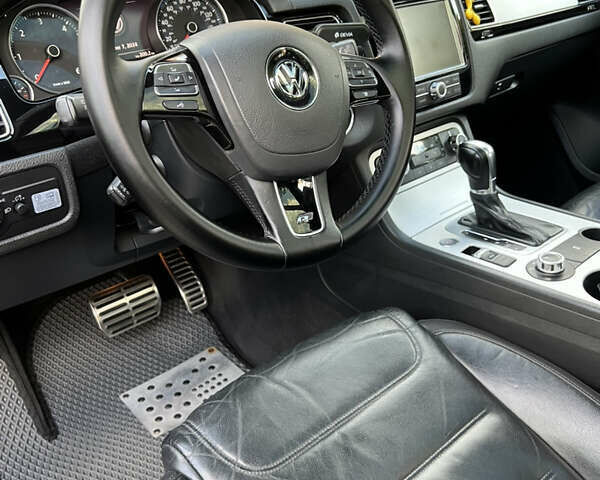 Синій Фольксваген Туарег, об'ємом двигуна 2.97 л та пробігом 250 тис. км за 21100 $, фото 12 на Automoto.ua