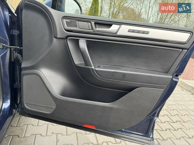 Синий Фольксваген Туарег, объемом двигателя 2.97 л и пробегом 300 тыс. км за 21900 $, фото 30 на Automoto.ua