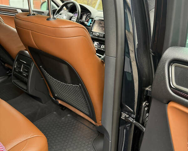Фольксваген Туарег 2013 в Харькове на Automoto.ua Синий Фольксваген Туарег, объемом двигателя 2.97 л и пробегом 153 тыс. км за 29500 $, фото 18 на Automoto.ua