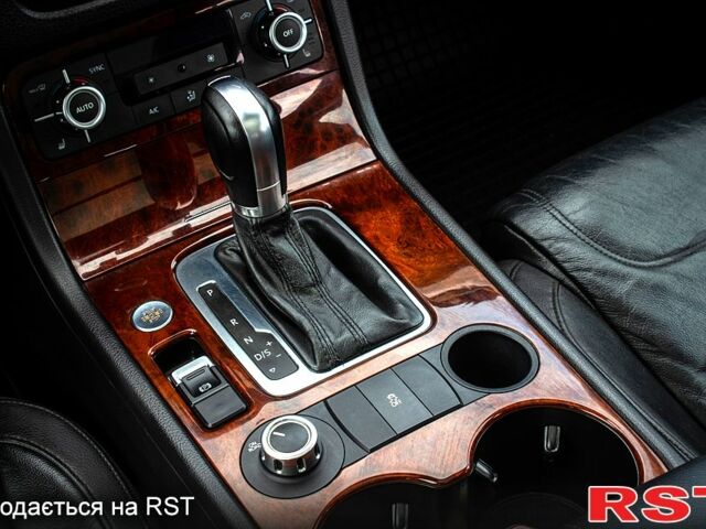 Синий Фольксваген Туарег, объемом двигателя 3 л и пробегом 211 тыс. км за 15700 $, фото 7 на Automoto.ua