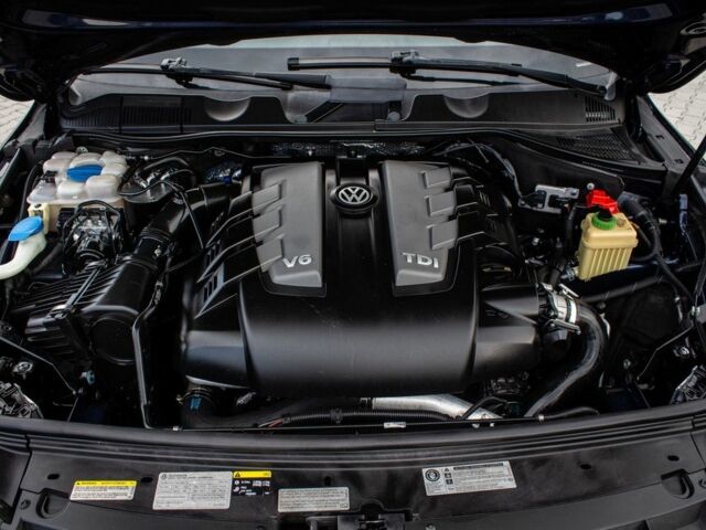 Синій Фольксваген Туарег, об'ємом двигуна 3 л та пробігом 211 тис. км за 15700 $, фото 20 на Automoto.ua