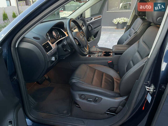 Синій Фольксваген Туарег, об'ємом двигуна 3.6 л та пробігом 170 тис. км за 18000 $, фото 12 на Automoto.ua