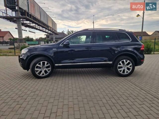 Синий Фольксваген Туарег, объемом двигателя 2.97 л и пробегом 310 тыс. км за 17400 $, фото 2 на Automoto.ua