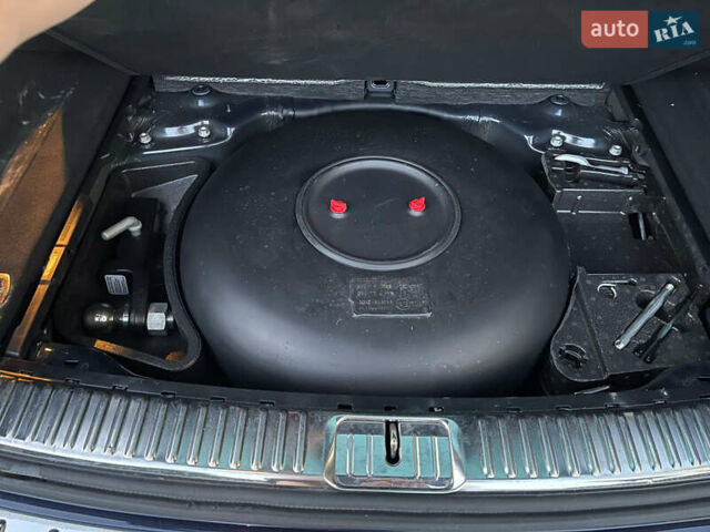 Синій Фольксваген Туарег, об'ємом двигуна 3.6 л та пробігом 170 тис. км за 18000 $, фото 22 на Automoto.ua