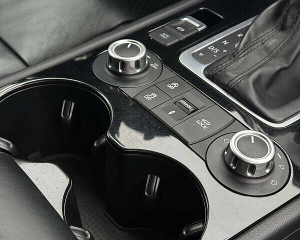 Синій Фольксваген Туарег, об'ємом двигуна 2.97 л та пробігом 237 тис. км за 23000 $, фото 50 на Automoto.ua