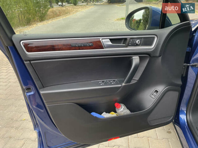 Синій Фольксваген Туарег, об'ємом двигуна 2.97 л та пробігом 288 тис. км за 23145 $, фото 12 на Automoto.ua