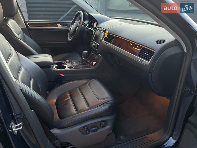 Синій Фольксваген Туарег, об'ємом двигуна 3.6 л та пробігом 170 тис. км за 18000 $, фото 10 на Automoto.ua