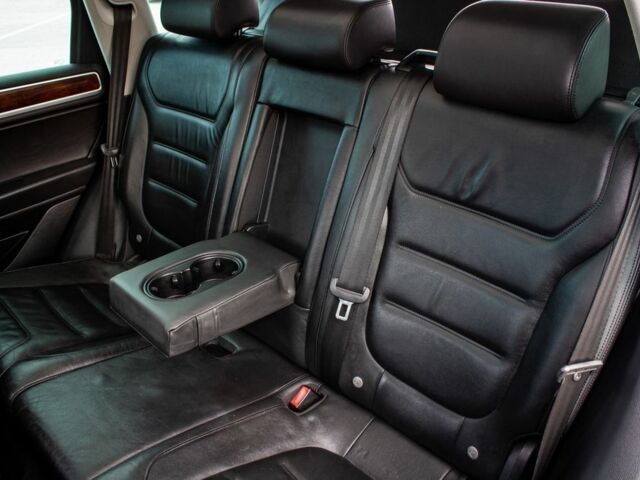 Синій Фольксваген Туарег, об'ємом двигуна 3 л та пробігом 211 тис. км за 15700 $, фото 17 на Automoto.ua