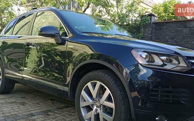 Синий Фольксваген Туарег, объемом двигателя 2.97 л и пробегом 320 тыс. км за 21500 $, фото 1 на Automoto.ua