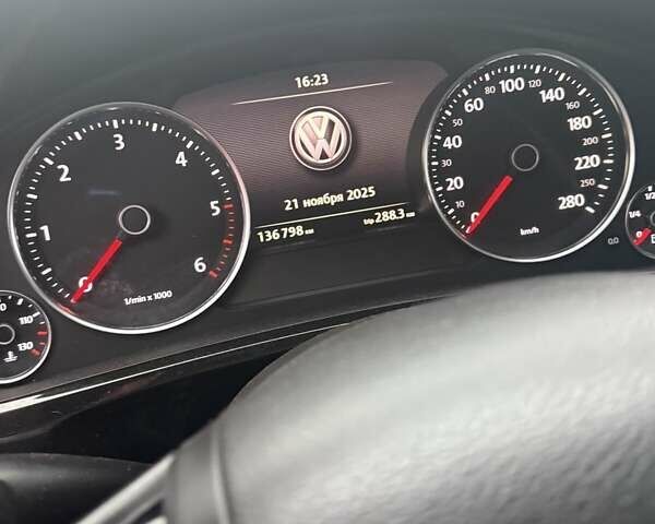 Синий Фольксваген Туарег, объемом двигателя 2.97 л и пробегом 136 тыс. км за 29300 $, фото 23 на Automoto.ua