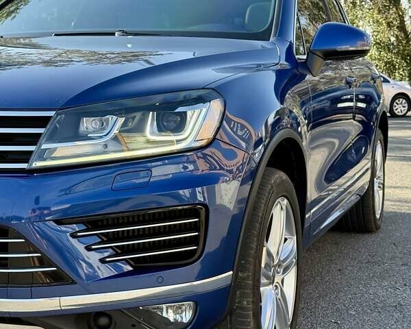 Синій Фольксваген Туарег, об'ємом двигуна 3 л та пробігом 160 тис. км за 31000 $, фото 5 на Automoto.ua