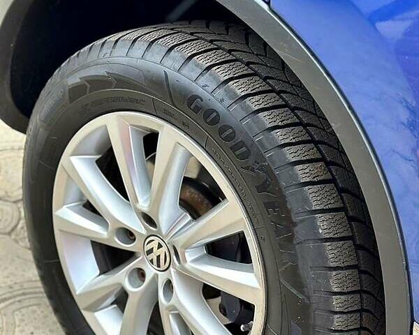 Синий Фольксваген Туарег, объемом двигателя 3 л и пробегом 199 тыс. км за 25500 $, фото 3 на Automoto.ua