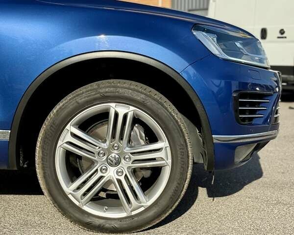 Синій Фольксваген Туарег, об'ємом двигуна 3 л та пробігом 160 тис. км за 31000 $, фото 13 на Automoto.ua