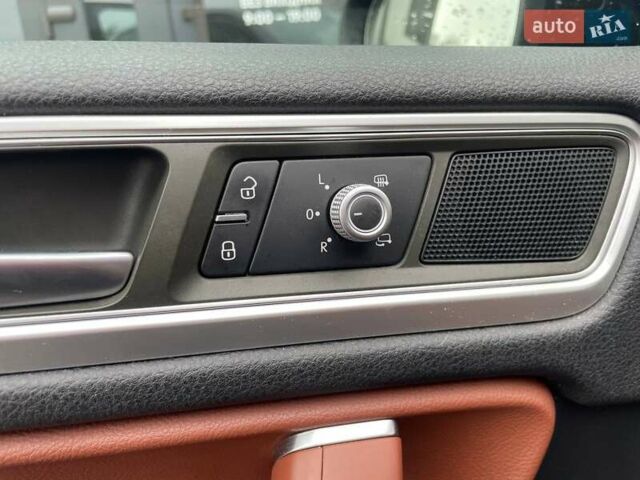 Синий Фольксваген Туарег, объемом двигателя 2.97 л и пробегом 294 тыс. км за 24990 $, фото 16 на Automoto.ua