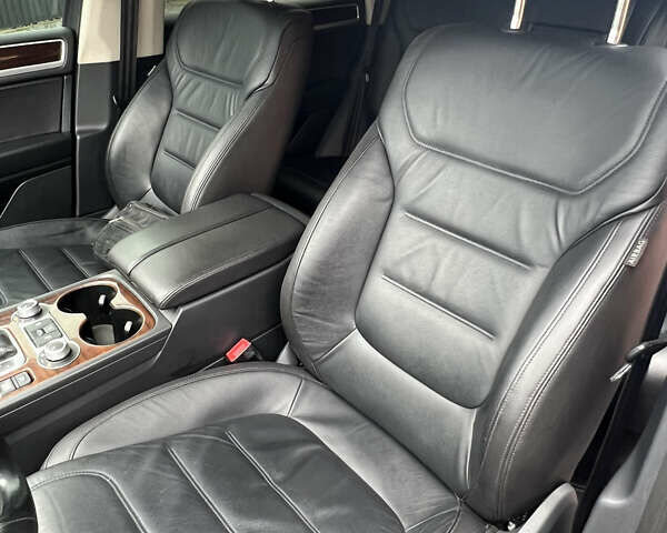 Синий Фольксваген Туарег, объемом двигателя 2.97 л и пробегом 190 тыс. км за 24800 $, фото 26 на Automoto.ua