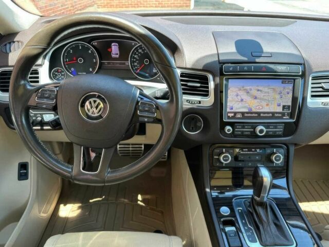 Синий Фольксваген Туарег, объемом двигателя 3 л и пробегом 71 тыс. км за 12500 $, фото 9 на Automoto.ua