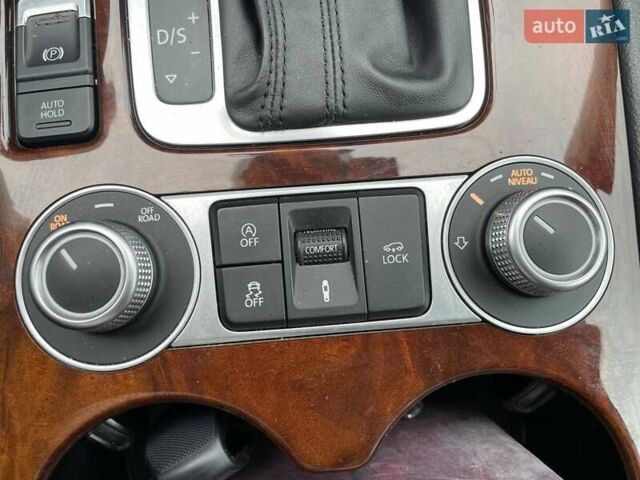 Синий Фольксваген Туарег, объемом двигателя 2.97 л и пробегом 294 тыс. км за 24990 $, фото 28 на Automoto.ua