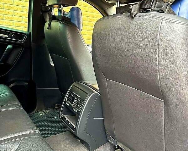 Синий Фольксваген Туарег, объемом двигателя 3 л и пробегом 199 тыс. км за 25500 $, фото 2 на Automoto.ua