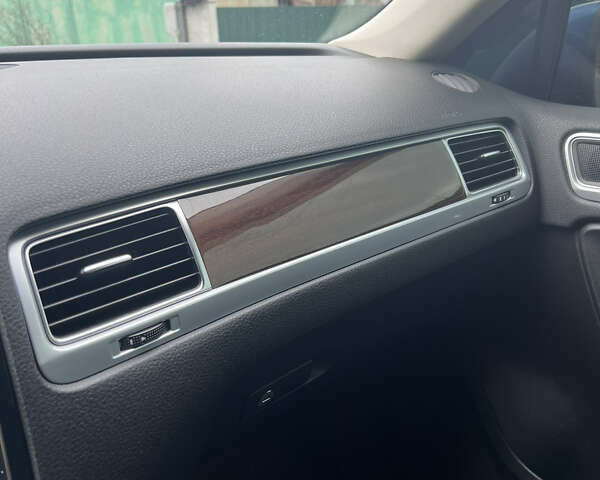 Синий Фольксваген Туарег, объемом двигателя 2.97 л и пробегом 190 тыс. км за 24800 $, фото 31 на Automoto.ua