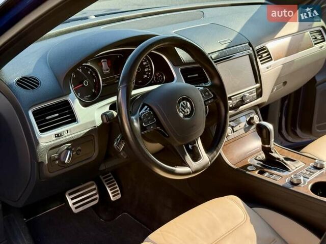 Синій Фольксваген Туарег, об'ємом двигуна 3 л та пробігом 160 тис. км за 29999 $, фото 21 на Automoto.ua