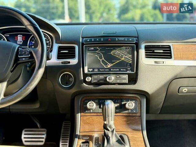 Синій Фольксваген Туарег, об'ємом двигуна 3 л та пробігом 160 тис. км за 29999 $, фото 31 на Automoto.ua