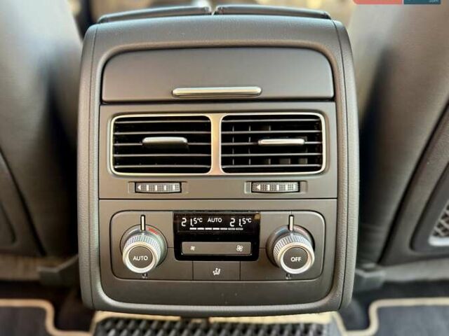 Синій Фольксваген Туарег, об'ємом двигуна 3 л та пробігом 160 тис. км за 29999 $, фото 26 на Automoto.ua