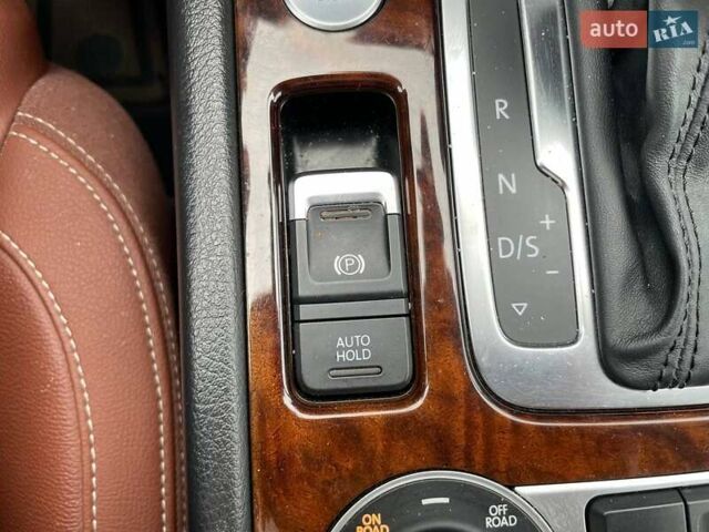 Синий Фольксваген Туарег, объемом двигателя 2.97 л и пробегом 294 тыс. км за 24990 $, фото 27 на Automoto.ua