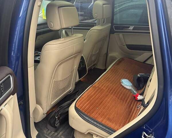 Синий Фольксваген Туарег, объемом двигателя 2.97 л и пробегом 193 тыс. км за 22000 $, фото 3 на Automoto.ua