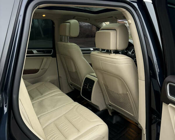 Синий Фольксваген Туарег, объемом двигателя 3.6 л и пробегом 369 тыс. км за 15000 $, фото 9 на Automoto.ua