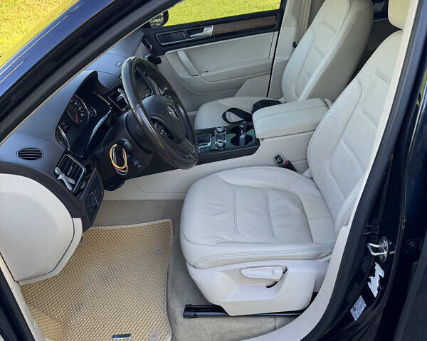 Синій Фольксваген Туарег, об'ємом двигуна 2.97 л та пробігом 245 тис. км за 23000 $, фото 16 на Automoto.ua