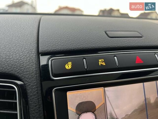 Фольксваген Туарег 2016 в Ровно на Automoto.ua Синий Фольксваген Туарег, объемом двигателя 3 л и пробегом 274 тыс. км за 25900 $, фото 54 на Automoto.ua