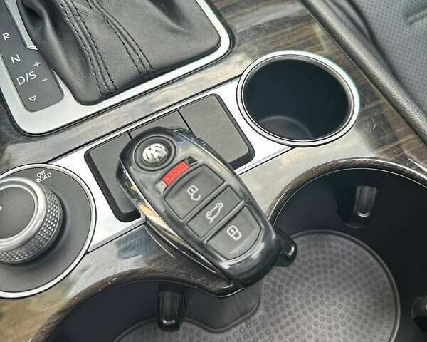 Синій Фольксваген Туарег, об'ємом двигуна 3 л та пробігом 151 тис. км за 24900 $, фото 18 на Automoto.ua