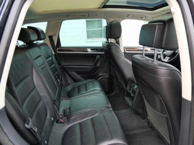 Синий Фольксваген Туарег, объемом двигателя 3 л и пробегом 73 тыс. км за 13000 $, фото 10 на Automoto.ua