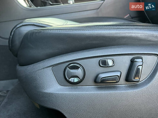 Синий Фольксваген Туарег, объемом двигателя 3 л и пробегом 102 тыс. км за 35900 $, фото 26 на Automoto.ua