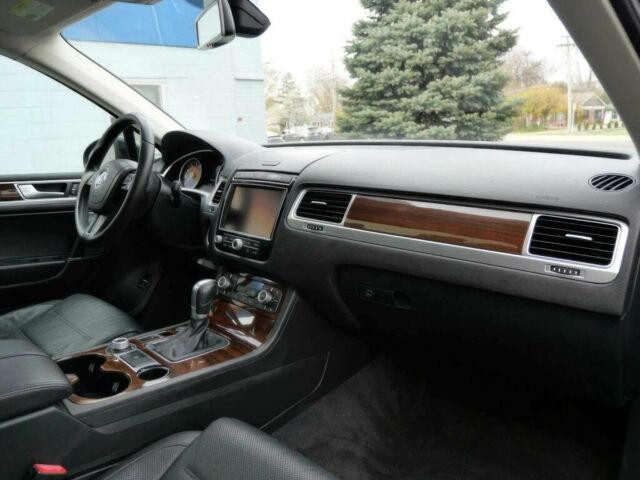 Синий Фольксваген Туарег, объемом двигателя 3 л и пробегом 73 тыс. км за 13000 $, фото 6 на Automoto.ua