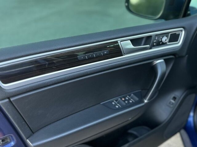 Синий Фольксваген Туарег, объемом двигателя 3 л и пробегом 151 тыс. км за 24999 $, фото 7 на Automoto.ua