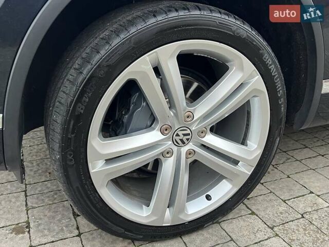 Фольксваген Туарег 2016 в Ровно на Automoto.ua Синий Фольксваген Туарег, объемом двигателя 3 л и пробегом 274 тыс. км за 25900 $, фото 77 на Automoto.ua