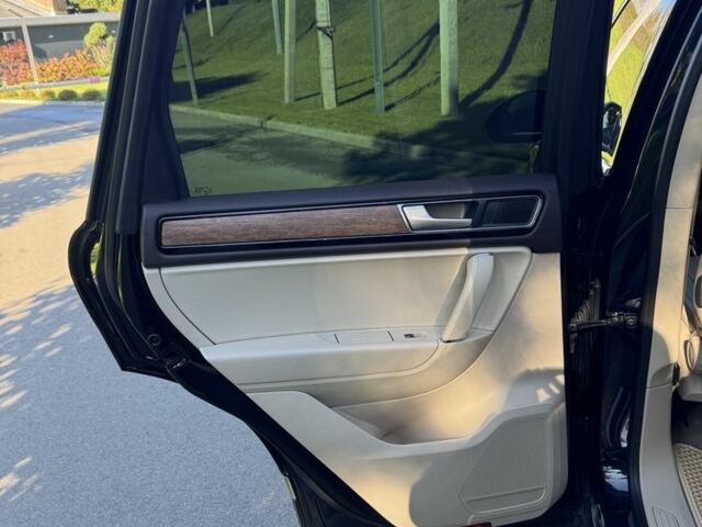 Фольксваген Туарег 2016 в Киеве на Automoto.ua Синий Фольксваген Туарег, объемом двигателя 3 л и пробегом 245 тыс. км за 23000 $, фото 12 на Automoto.ua