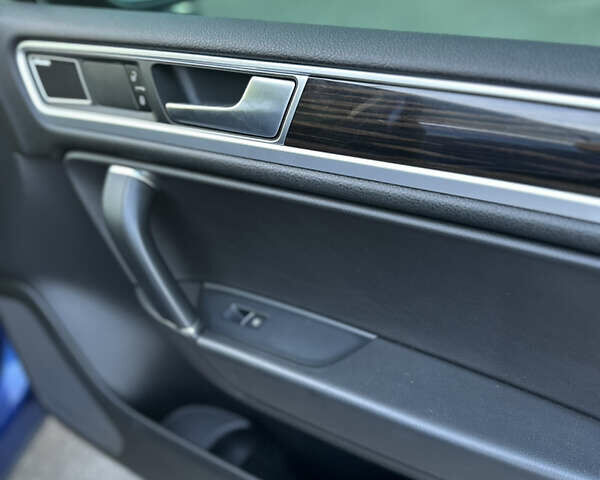 Синій Фольксваген Туарег, об'ємом двигуна 3 л та пробігом 151 тис. км за 24900 $, фото 14 на Automoto.ua