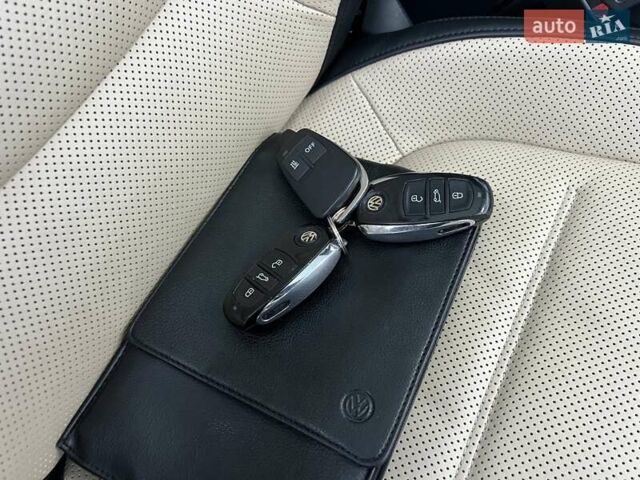 Фольксваген Туарег 2016 в Ровно на Automoto.ua Синий Фольксваген Туарег, объемом двигателя 3 л и пробегом 274 тыс. км за 25900 $, фото 92 на Automoto.ua