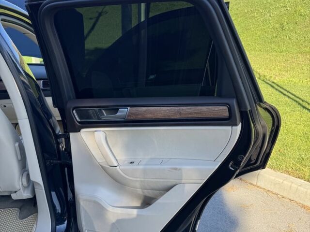 Фольксваген Туарег 2016 в Киеве на Automoto.ua Синий Фольксваген Туарег, объемом двигателя 3 л и пробегом 245 тыс. км за 23000 $, фото 20 на Automoto.ua