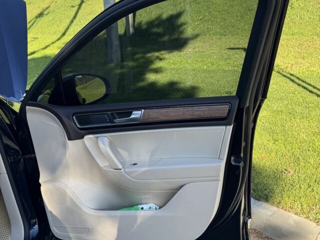 Фольксваген Туарег 2016 в Киеве на Automoto.ua Синий Фольксваген Туарег, объемом двигателя 3 л и пробегом 245 тыс. км за 23000 $, фото 18 на Automoto.ua