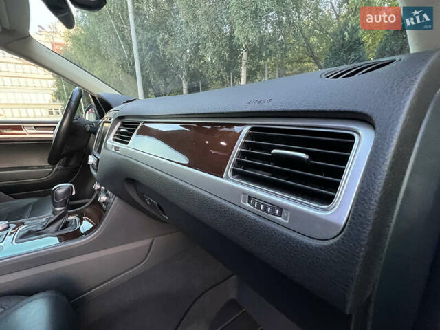 Синий Фольксваген Туарег, объемом двигателя 3 л и пробегом 102 тыс. км за 35900 $, фото 42 на Automoto.ua