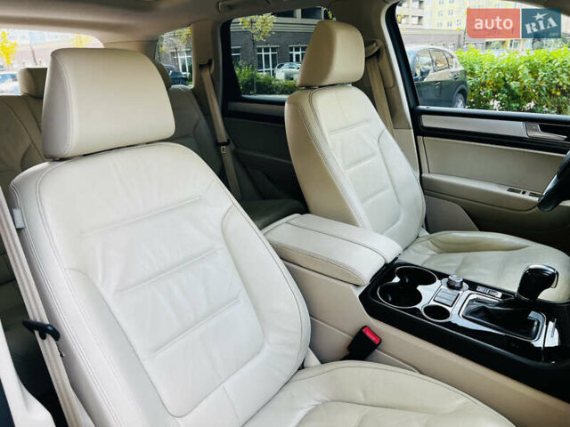 Синий Фольксваген Туарег, объемом двигателя 3 л и пробегом 182 тыс. км за 24900 $, фото 37 на Automoto.ua