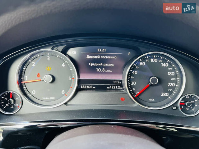 Синий Фольксваген Туарег, объемом двигателя 3 л и пробегом 182 тыс. км за 24900 $, фото 25 на Automoto.ua