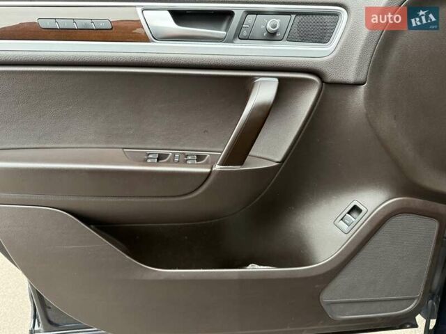 Синий Фольксваген Туарег, объемом двигателя 2.97 л и пробегом 196 тыс. км за 29999 $, фото 48 на Automoto.ua