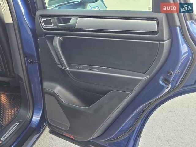 Синій Фольксваген Туарег, об'ємом двигуна 3 л та пробігом 199 тис. км за 27999 $, фото 42 на Automoto.ua