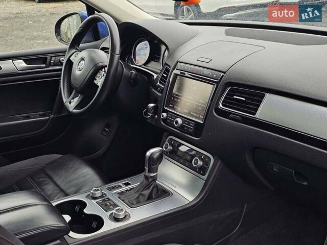 Синій Фольксваген Туарег, об'ємом двигуна 3 л та пробігом 199 тис. км за 27999 $, фото 30 на Automoto.ua