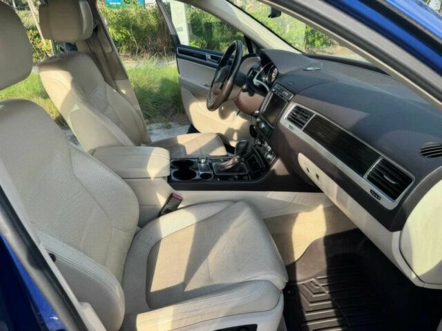 Синій Фольксваген Туарег, об'ємом двигуна 3.6 л та пробігом 51 тис. км за 4100 $, фото 10 на Automoto.ua